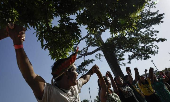 Los indígenas hacen un ritual ante la COP30 para exigir financiación directa para la selva
