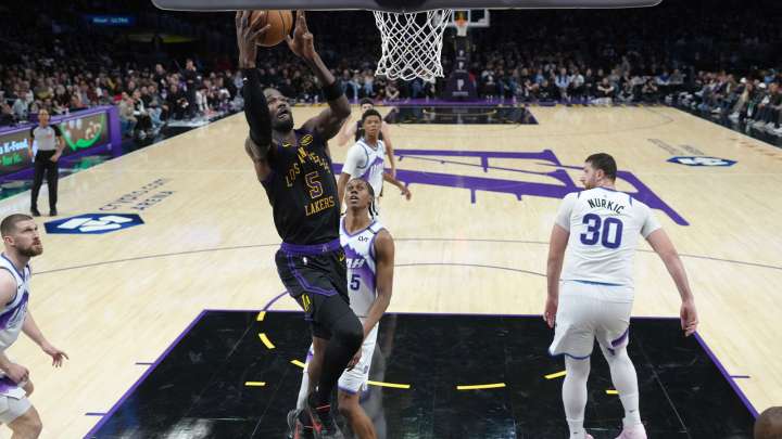 Deandre Ayton reveals Lakers’ strength amid 11