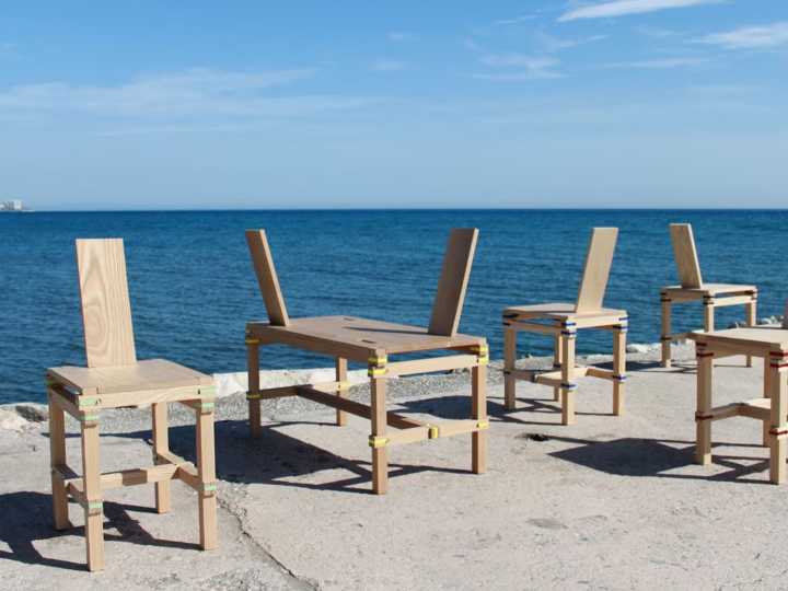 Muebles “nómadas” que arrasan en Europa: sofá-baúl y sillas-mochila para vivir en pocos metros