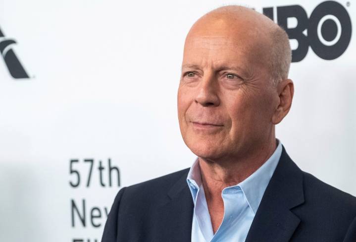 Una de las hijas de Bruce Willis explicó por qué  es difícil saber cómo está su padre