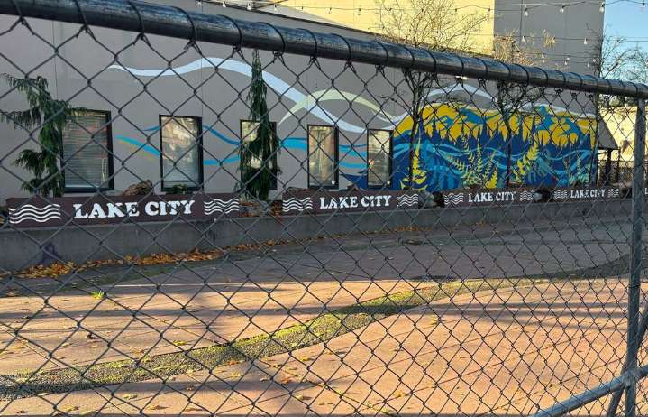 Closures at 3 Seattle parks extended to end of year