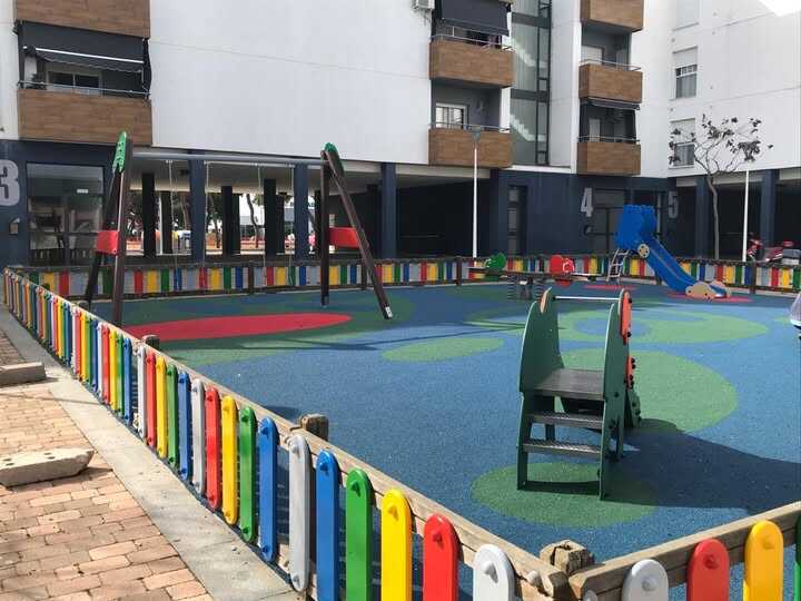 El Ayuntamiento inicia los trámites para renovar los parques infantiles de Punta y El Portil