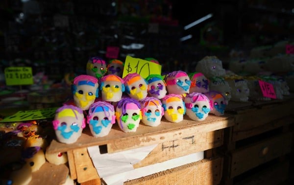 Calaveritas de azúcar, los dulces que alegran los altares de Día de Muertos