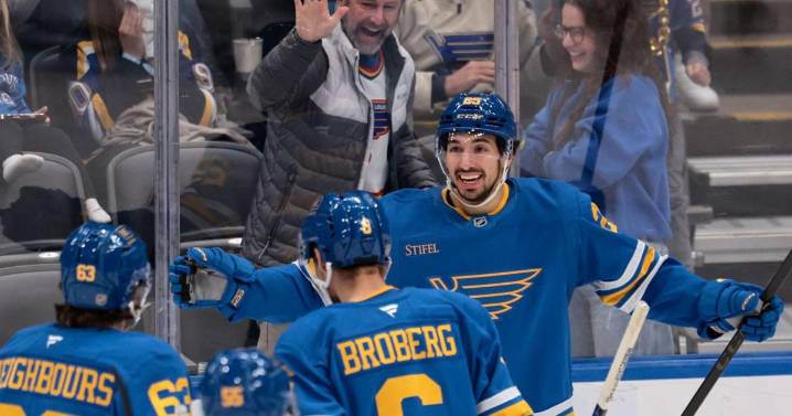 Photos: St. Louis Blues win 4-3 against the Ottawa Senators