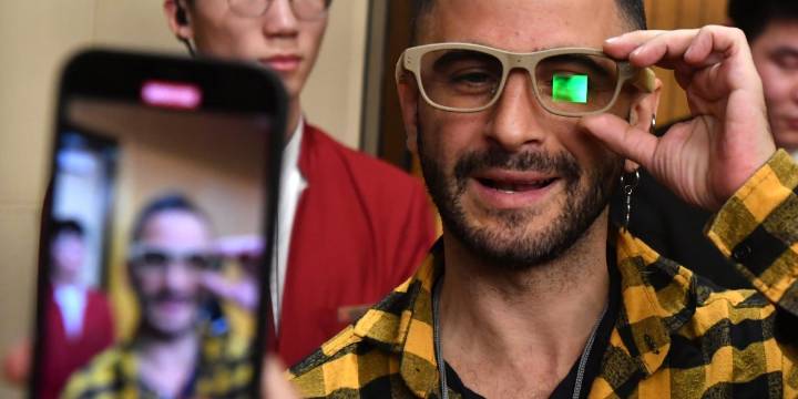 AR glasses blur the lines of when it's obvious a company is collecting your data, privacy expert says