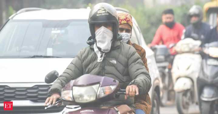 Delhi AQI past 400 as dense smog grips city