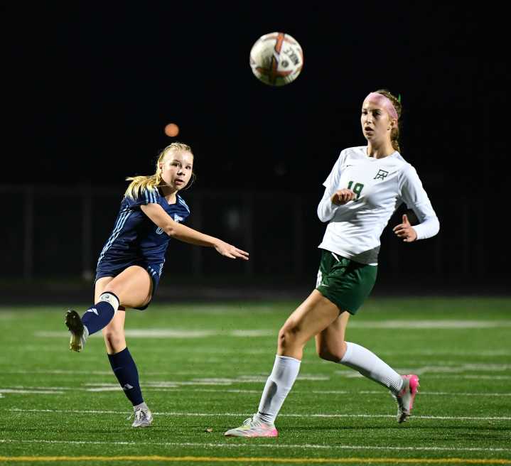 Prep roundup: Hockinson girls soccer reaches 2A state semifinals with 1