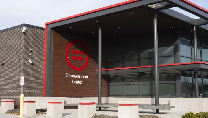 Chicago Urban League opens entrepreneurship and workforce center at former Chatham Walmart