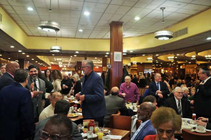 ‘Steve Cohn Cheesecake Breakfast’ pulls political big wigs