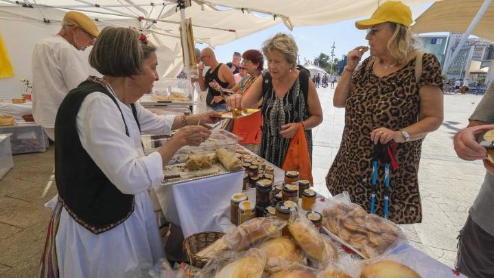 Los cruceristas se llevan un pedazo de cultura canaria en su escala por Las Palmas de Gran Canaria