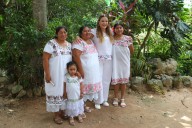 Cecilia Patrón destaca la importancia de preservar la tradición milenaria de la apicultura en la comisaría de Chablekal