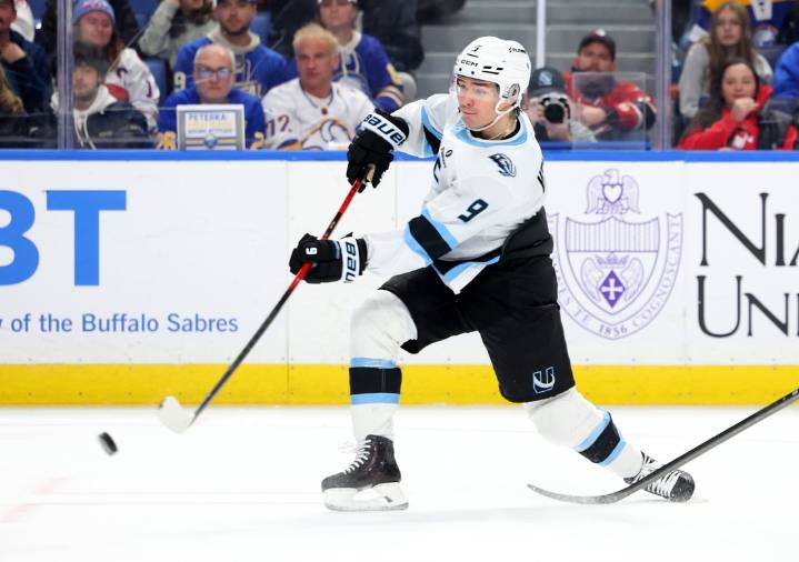 Deadspin | Clayton Keller's goal lifts Mammoth, hands Sabres another OT loss