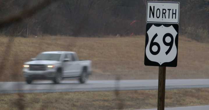 Driver forced to take evasive maneuver to avoid car flipping toward them on US 69