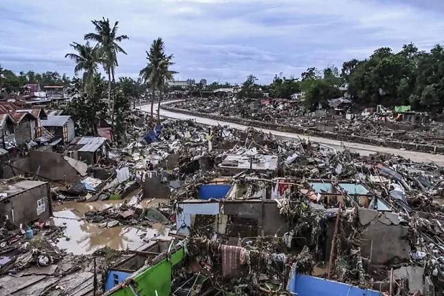 Más de 90 muertos deja el tifón Kalmaegi tras su paso por Filipinas