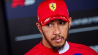 Ecclestone ve a Hamilton absolutamente perdido: "Quería ser campeón con Ferrari y ahora..."