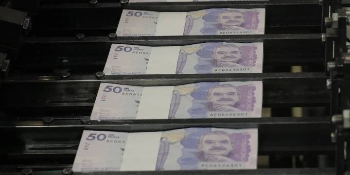 Así de alta es la pensión vitalicia a la que pueden acceder los políticos en Colombia para vivir bien el resto de su vida