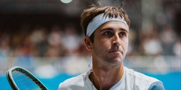 Tomás Etcheverry dirá presente en el debut del ATP de Atenas, el torneo que Novak Djokovic trasladó por un conflicto político
