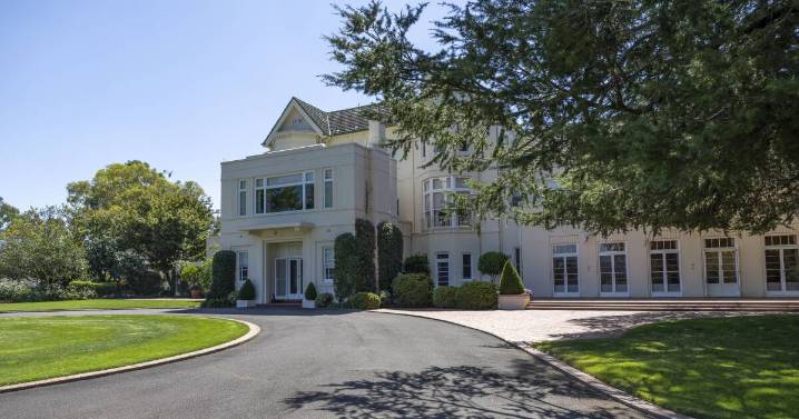 Government House tree deemed a risk before branch fell on student
