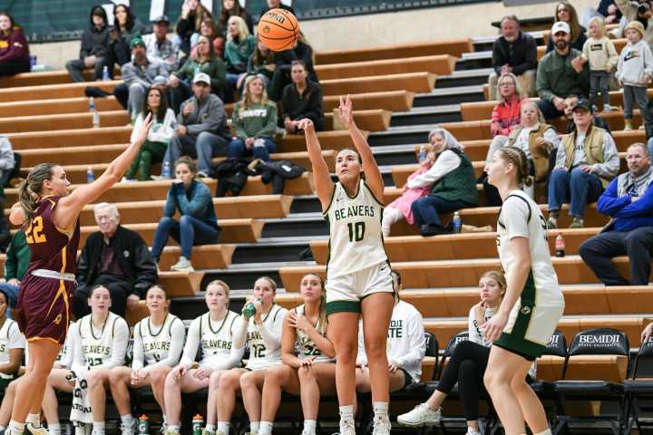 Beavers’ strong 3-point shooting launches them past Minnesota Morris