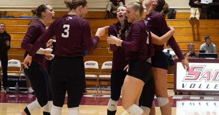 Southern Volleyball gives UNI all it can handle in Valley slugfest