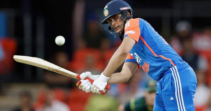 Cricket 4th T20 : Australia restrict India to 167/8