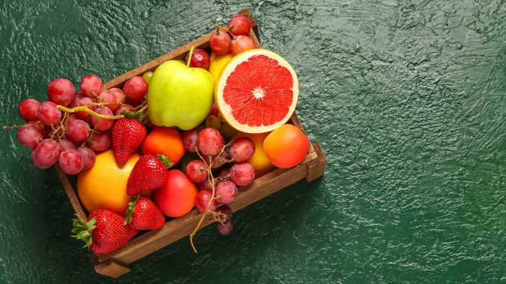 How To Turn Yard Clippings Into A Charming, Cottagecore Fruit Basket