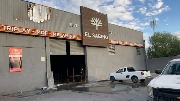 Incendio en negocio de venta de madera deja daños materiales