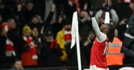 Arsenal se refuerza en la punta de la Premier tras triunfo en el derbi contra el Tottenham