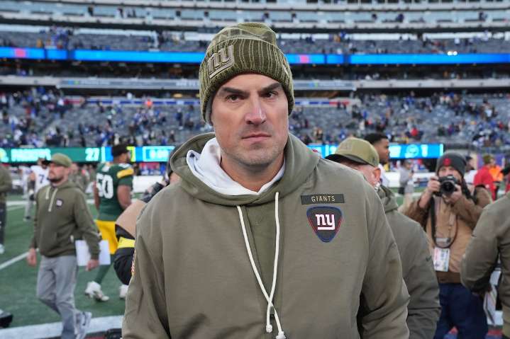 Giants interim coach benches rookie Abdul Carter in debut loss