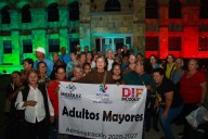 Laura Jiménez Gutiérrez da la bienvenida a adultos mayores tras viaje recreativo