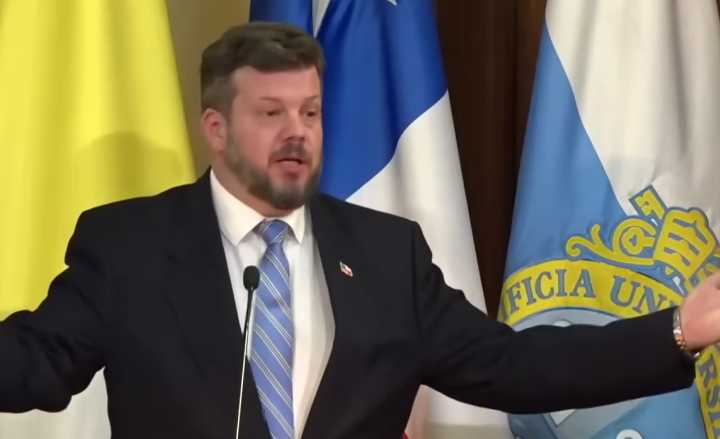 Kaiser propone una reforma radical al sistema penal y desata controversia