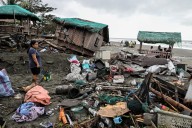 Typhoon Fung-wong lashes Philippines, leaving 8 dead and 1.4 million displaced