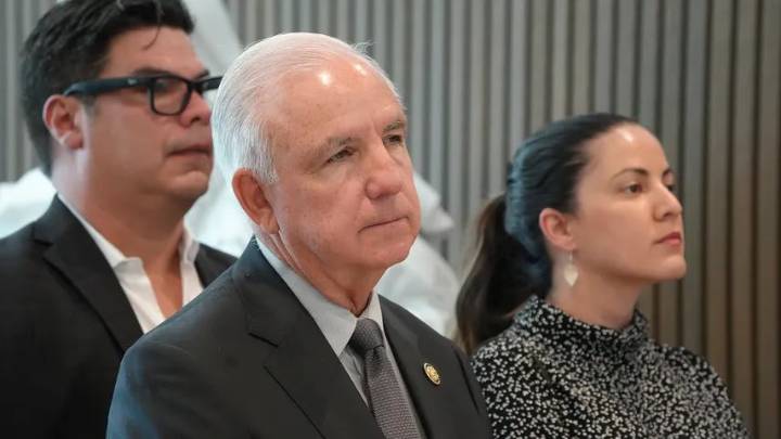 Congresista Carlos Giménez: Maduro podría sabotear infraestructura venezolana y culpar a Trump