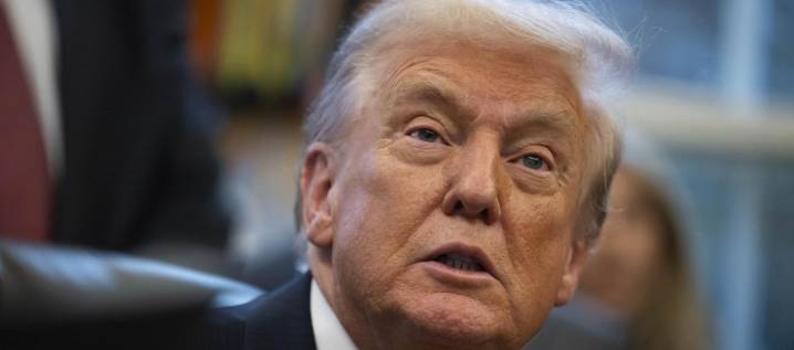 Trump acusó a demócratas de "desviar la atención" con caso Epstein y difundir noticias falsas