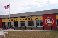 Gobierno de Trump demanda a California por dar ayuda escolar a migrantes