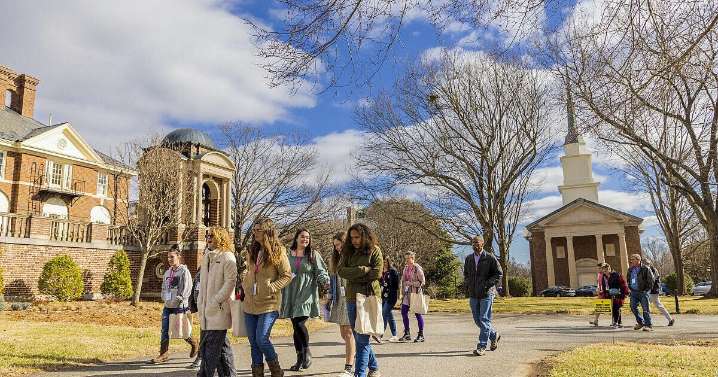 Sweet Briar reports decline in student enrollment for second year