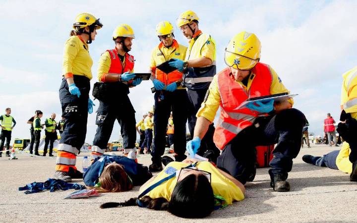L’aeroport de Reus simula un accident d’un avió amb més de 250 participants