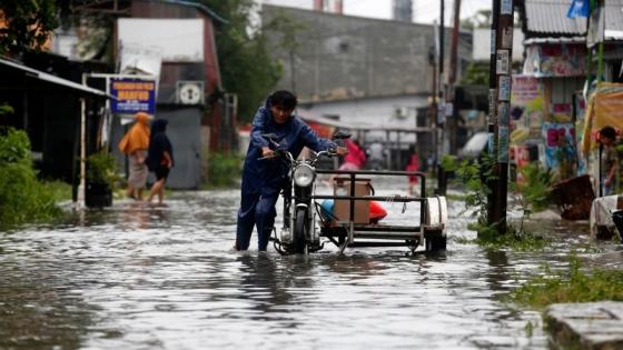 Inundaciones en Indonesia dejan más de 40 muertos y desaparecidos