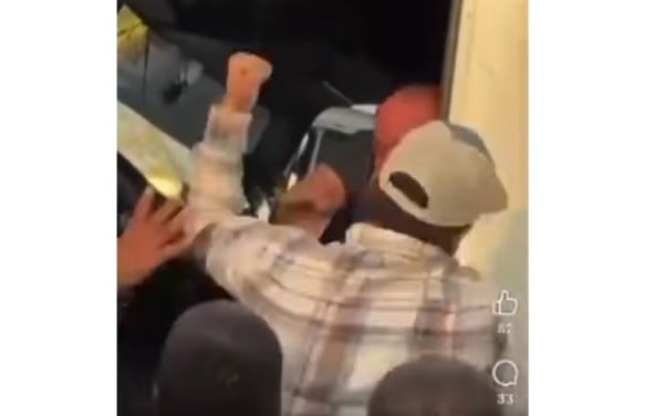 Video.- Funcionario público de Camargo golpea a transportista