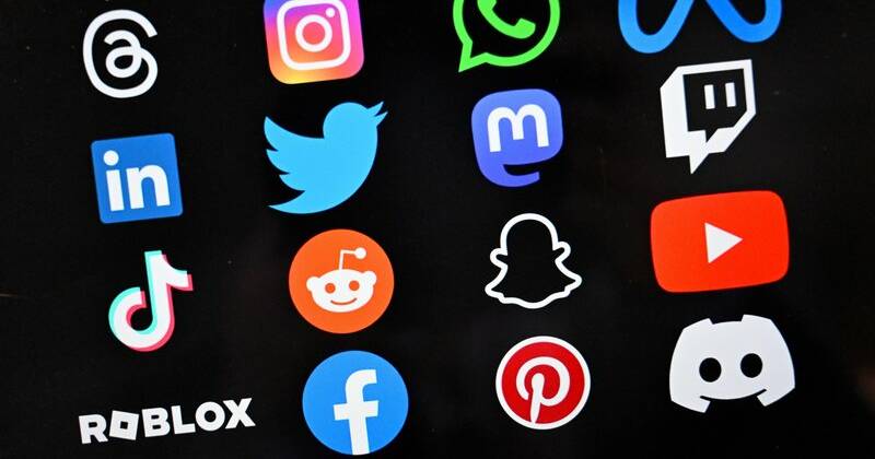 Parents urged to prepare for social media ban on kids