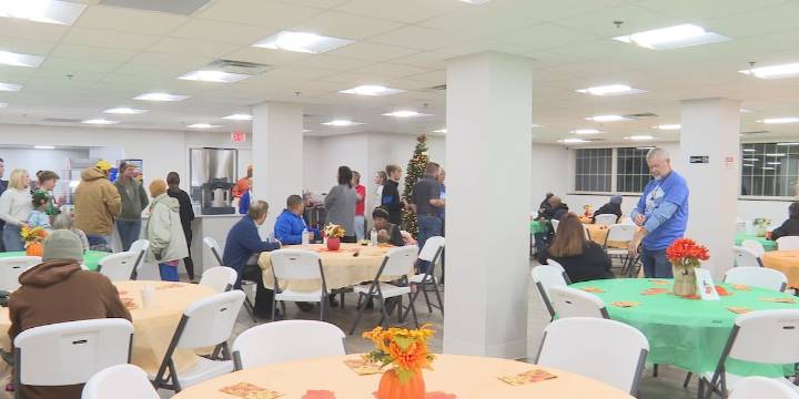 Central Kentucky nonprofits serve hundreds at community Thanksgiving dinners
