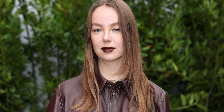 La princesa Alexandra de Hannover ha llevado las zapatillas blancas que adoran las expertas en moda