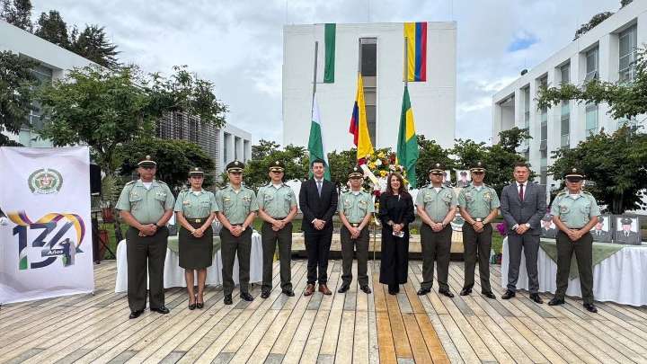 RECONOCIMIENTO A LOS HÉROES