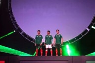 Presenta Tri jersey mundialista al estilo del 98