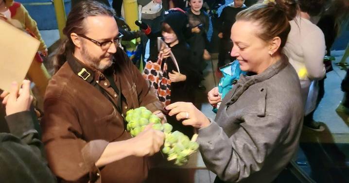 'Just the trick': Eastern Regional Jam becomes known for humorous Halloween tradition