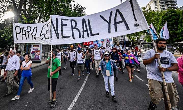 Sindicatos y comisiones internas llaman a unificar fuerzas contra los ataques de Milei y el FMI