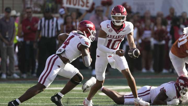 Arkansas RB Mike Washington Jr.’s cold reaction to huge TD over Texas