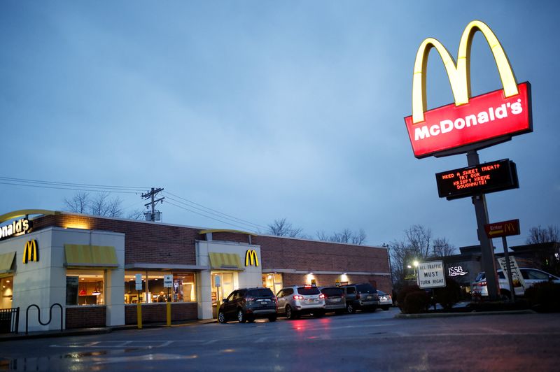 Trump to talk up economy in meeting with McDonald's owners, operators