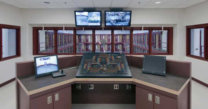 Inmate kills Virginia correctional officer for first time since 1975