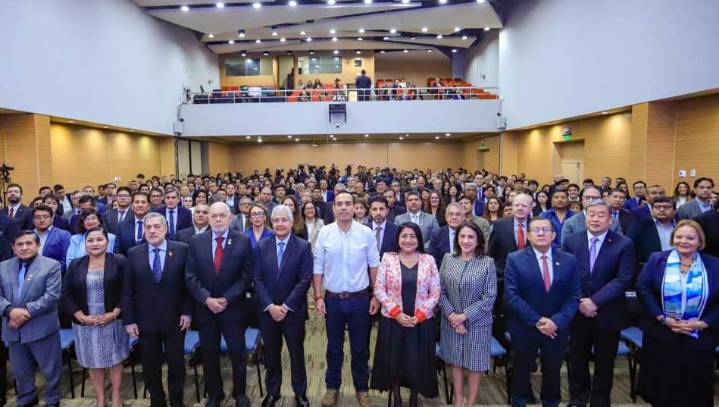 Presidente Jerí: estamos comprometidos en solucionar los problemas heredados y ser la transición hacia el futuro